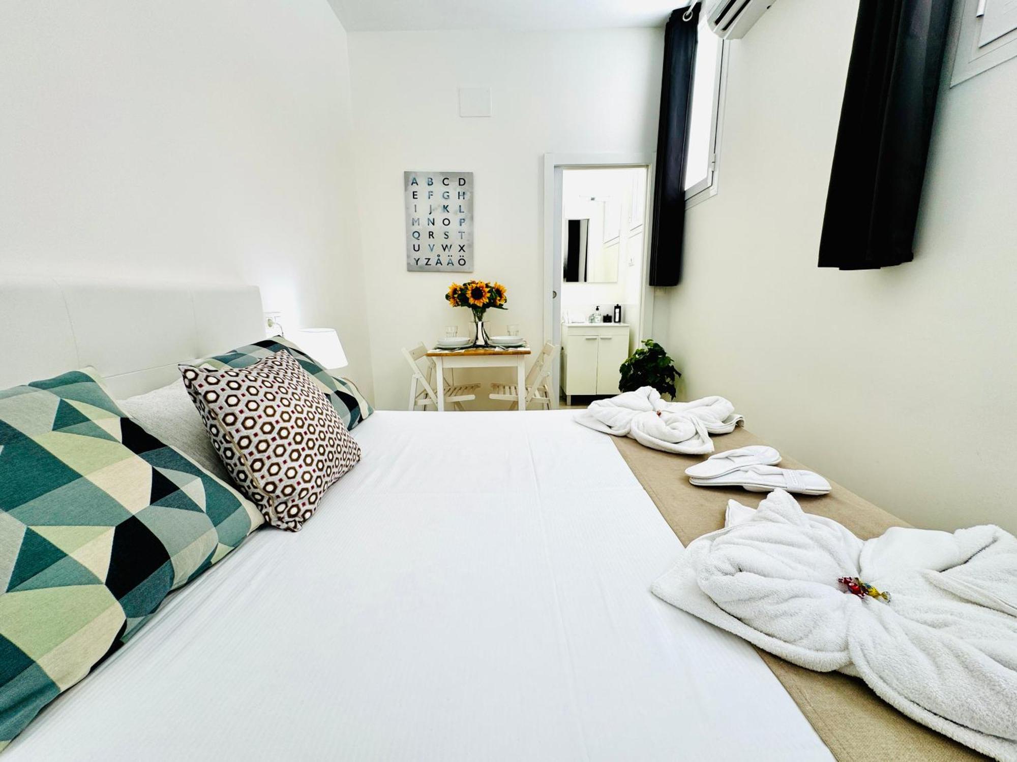 Cinco Torres Suites Madrid Exterior foto