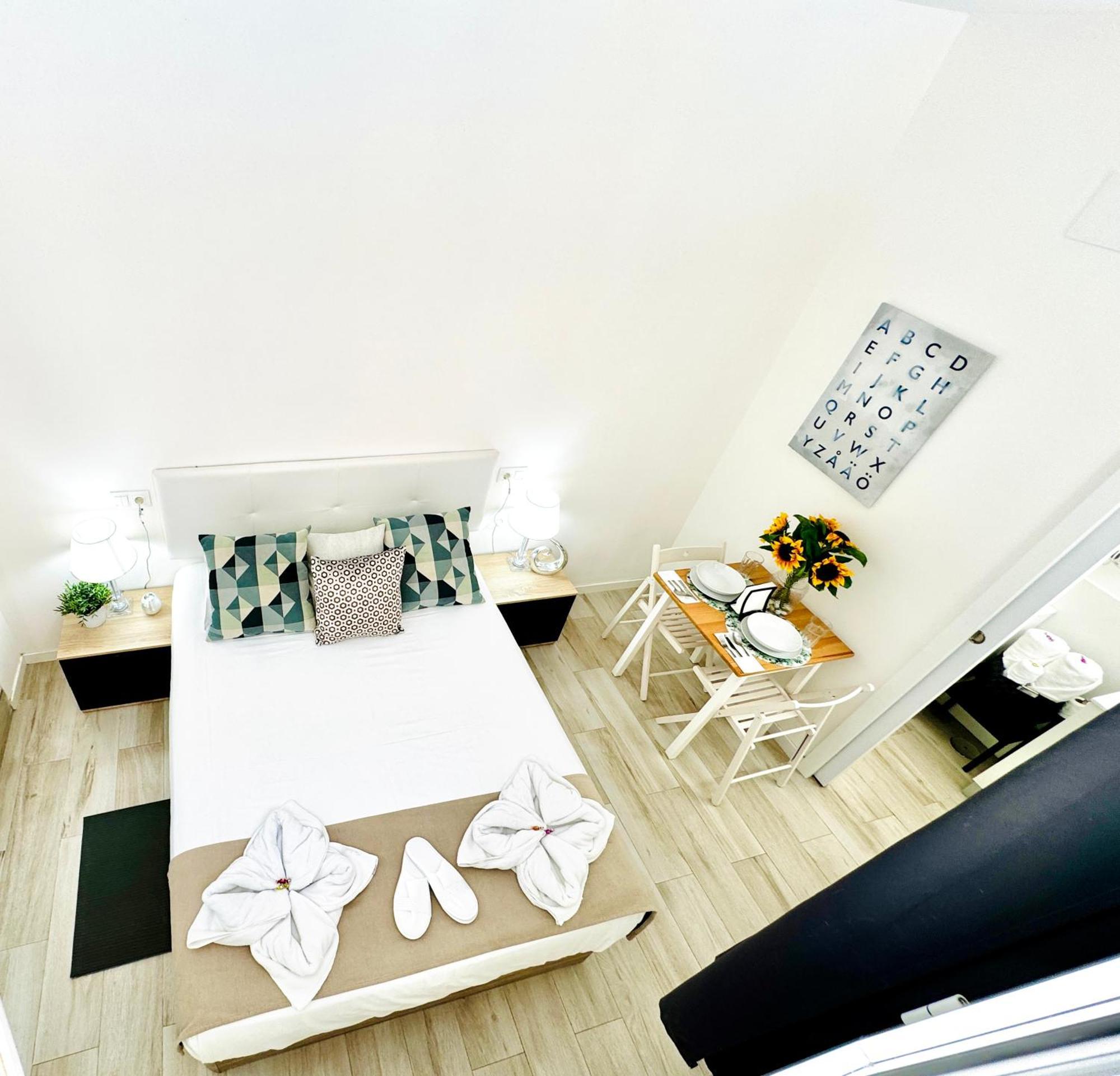 Cinco Torres Suites Madrid Exterior foto