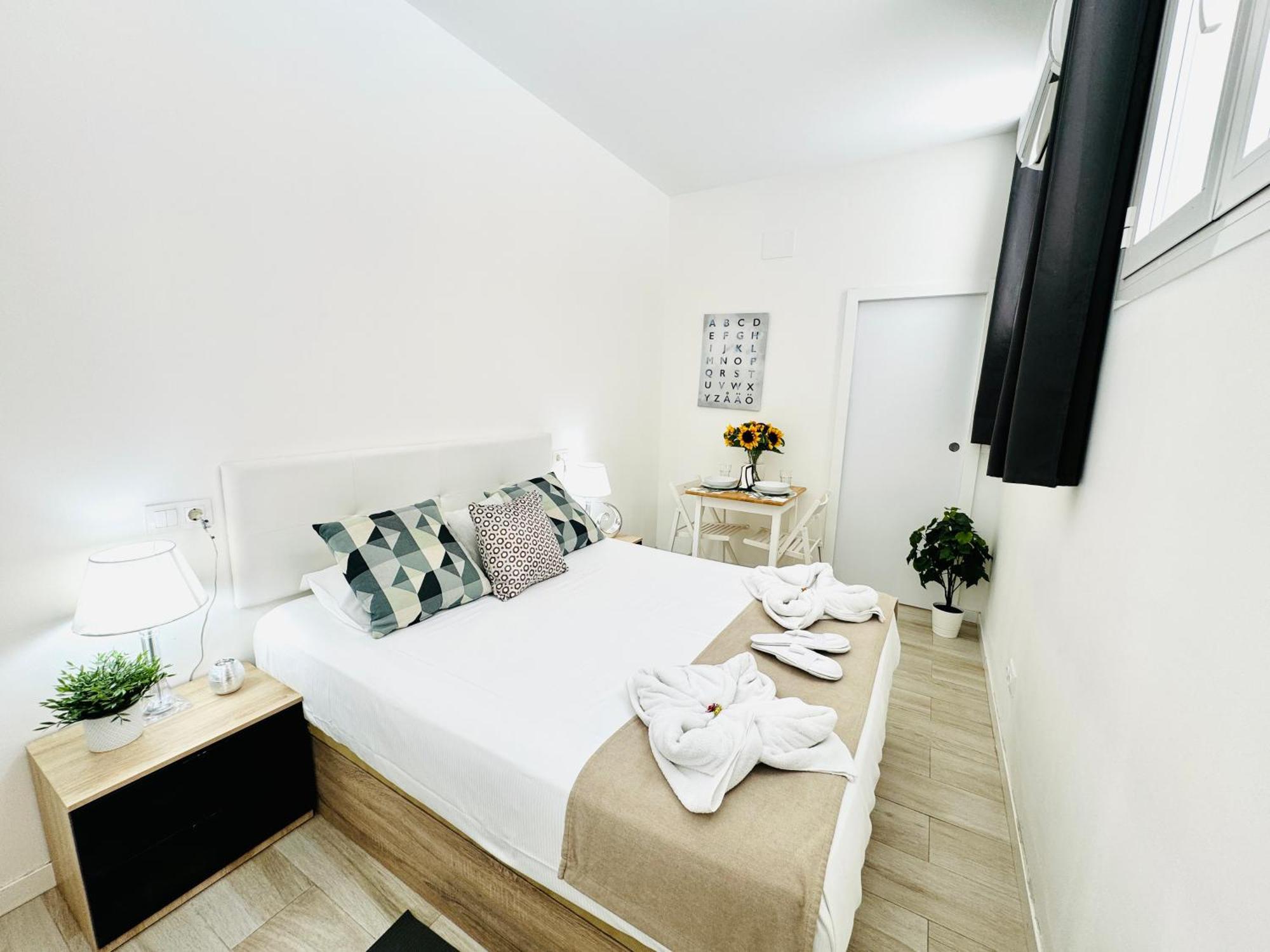 Cinco Torres Suites Madrid Exterior foto