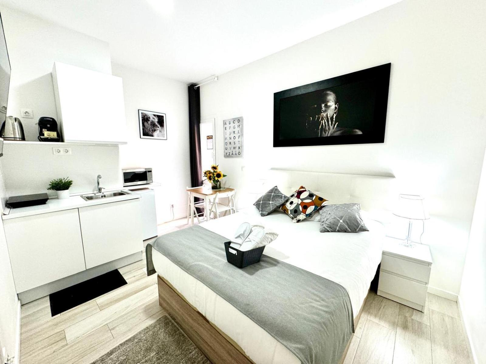 Cinco Torres Suites Madrid Exterior foto